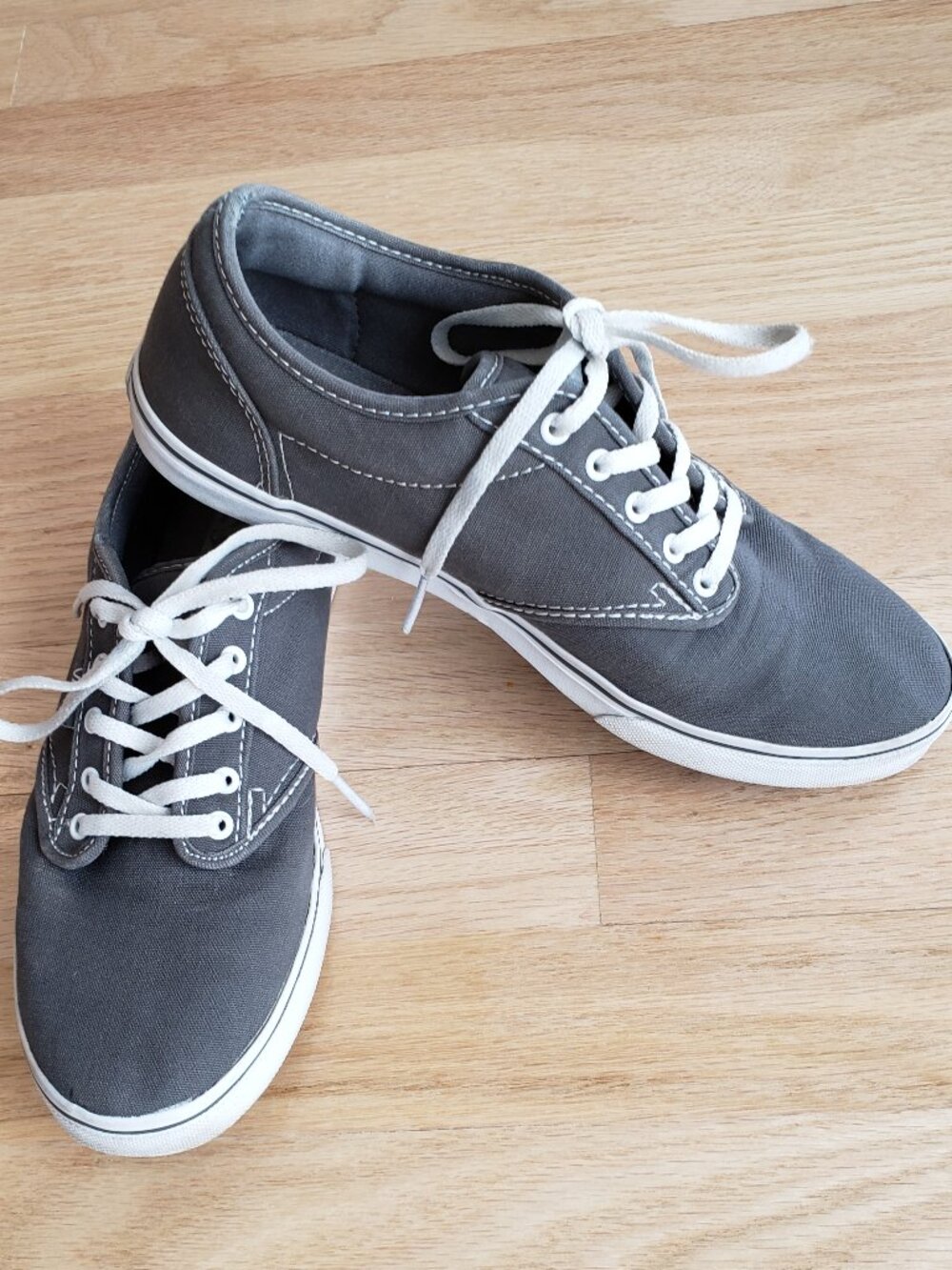 Van's Gray Shoes Sneakers - Women's Size 8